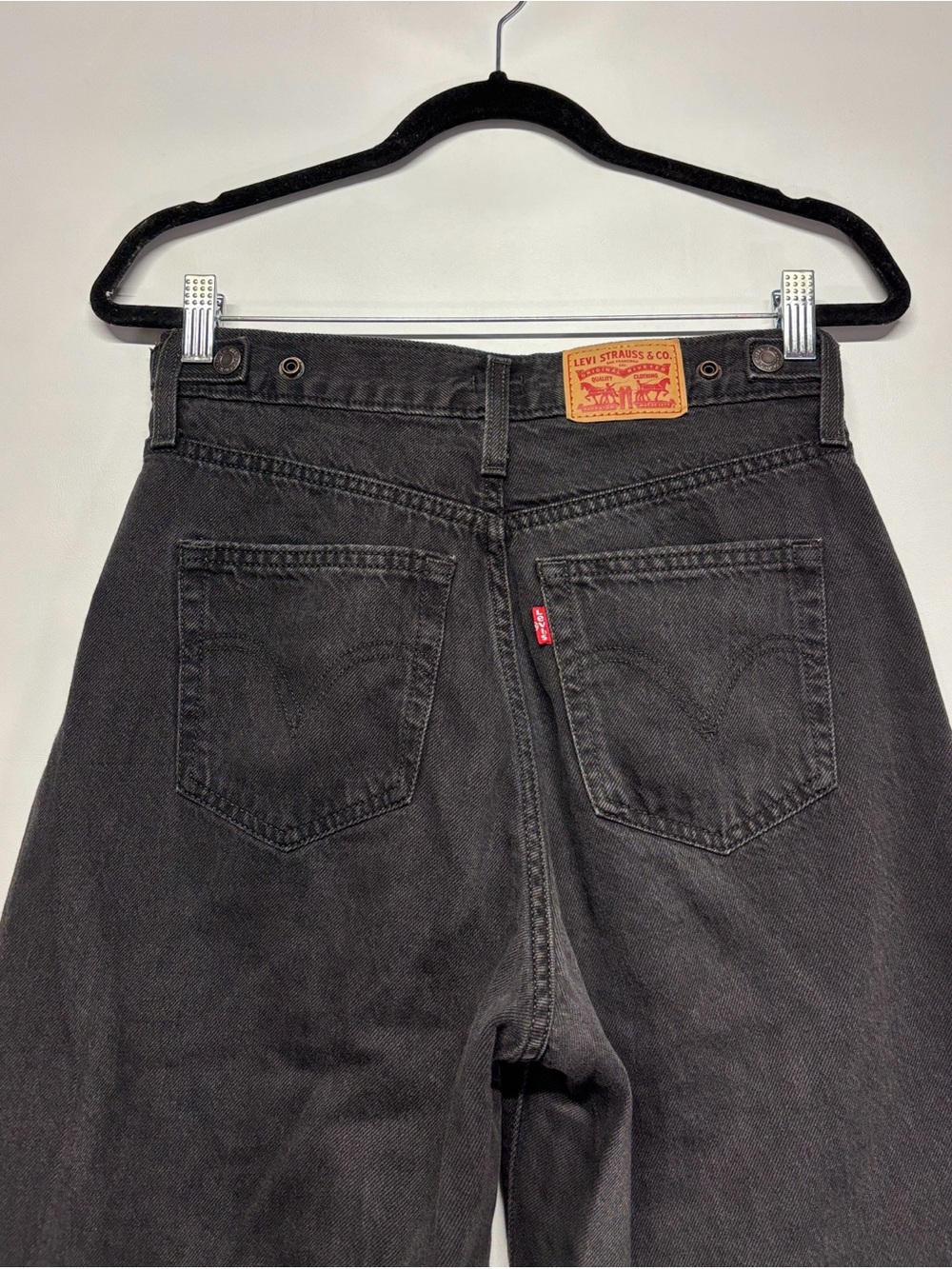 ✨Levi's Cinch Baggy Women's Jeans Size 26 - Picture 7 of 15